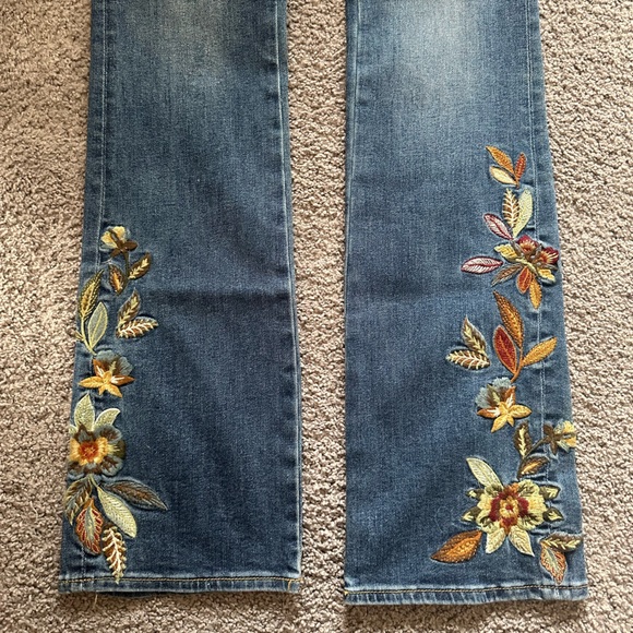 NWT: Driftwood Kelly Embroidered Jeans - Picture 6 of 8